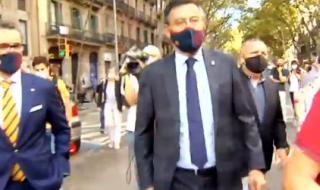 Президентът на Барселона се сблъска с фенския гняв (ВИДЕО)