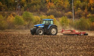 От Фонд "Земеделие" превеждат 90 милиона лева на фермерите