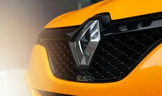 Руски депутати искат логото на Renault да се приравни към фашистките символи