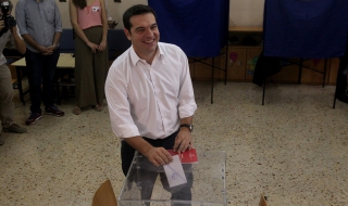 СИРИЗА води в първите проучвания на изборите в Гърция