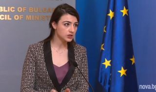 Лена Бориславова: Няма да се допусне плащане на газ в рубли