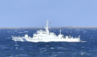 Япония иска нови подводници, затяга и противоракетната отбрана