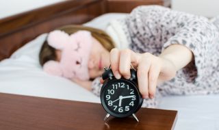 Как да ставаме по-лесно от леглото през студените месеци?