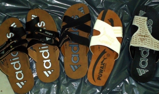 Задържаха над 10 000 чехли-менте