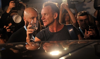 Паяк вдигна Maybach-а на Стинг в Русия