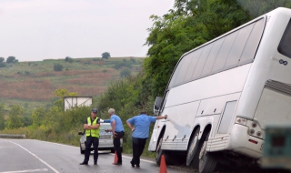 Автобус с деца катастрофира край Русе /Обновена/