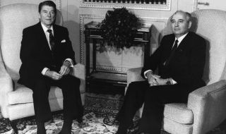 Майкъл Дъглас и Кристоф Уолц влизат в ролите на Рейгън и Горбачов (СНИМКИ)