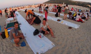 Най-дългата вечеря на плажа