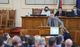 Чорбанов: Никъде в коалиционното споразумение не е записана дума за зеления сертификат