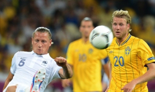 Франция се изложи срещу Швеция, но продължава на Евро 2012