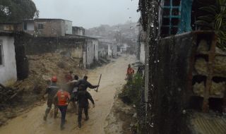 Бразилия: Смъртните случаи в резултат на наводненията достигнаха 91