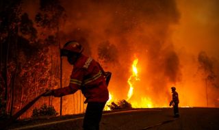 Голям пожар избухна край Лисабон