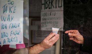 В Португалия: Ресторантите могат да работят до късно, маските на открито отпадат от септември