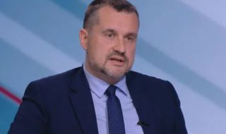 Калоян Методиев: Вчера в Перник Радев се държа като ранния Борисов. Има топла връзка между тях 