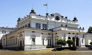 Сбогуваме се с правителството на жертвите