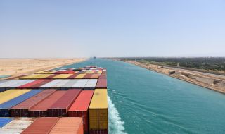 Отчетоха рекордни приходи от Суецкия канал