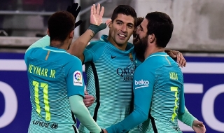 Барселона продължава да преследва лидерите