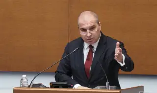 Караджов: Търсим алтернативни начини за финансиране на мечтани проекти като АМ "Черно море" и тунела под Петрохан