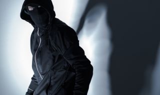 Криминално проявен преби със стол възрастно семейство в село Ветрен