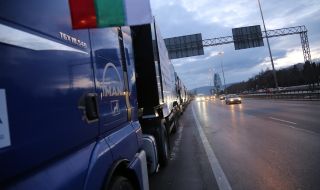 Тежка техника блокира центъра на София в понеделник