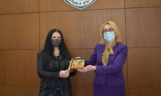 Наградиха жената, спомогнала за разкриване на извършителя, мамил пенсионери в София