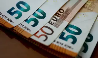 Румен Радев внася предложението си за провеждане на референдум за еврото