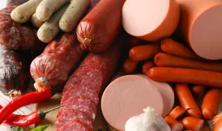 СЗО предупреди: Преработените меса причиняват рак и тежки заболявания