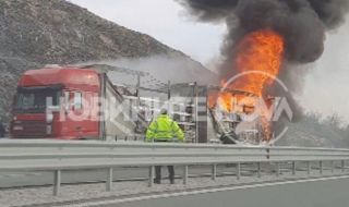 Камион се запали на магистрала „Хемус”