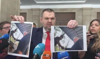 Пеевски каза къде е направена снимката на Рашков с Мухарем Мухата