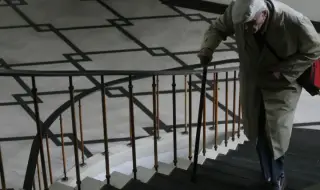 Вдигат възрастта и стажа за пенсия