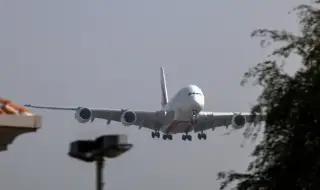 Летищата в Дубай временно ограничат полетите на чуждестранни компании