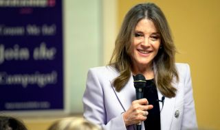 Писателка се включва в надпреварата за Белия дом