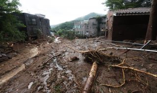 Поройните дъждове в Сеул отнеха живота на 9 души