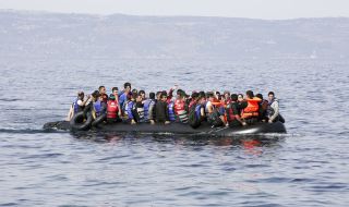 Турция е спасила над 50 мигранти в Егейско море, пратени от Гърция