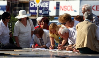 Контрапротестът: Кабинетът "Орешарски" да изпълни целия си мандат