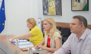 Министър Зарица Динкова събра туристическите аташета на разговор за външните  пазари