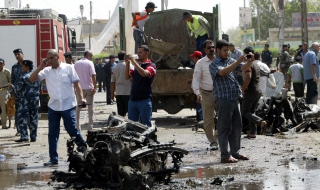 Най-малко 31 загинаха при кървав атентат в джамия в Багдад