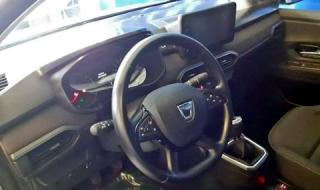 Така ще изглежда интериорът на новите Logan и Sandero