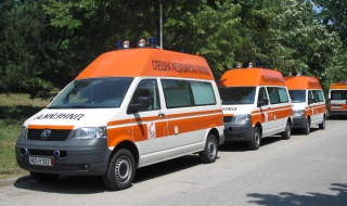 Камион се вряза в къща