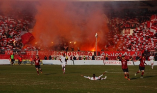 Протестът на Сектор "Г" продължава, "армейците" няма да си купуват билети