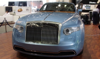 Rolls-Royce с диаманти, суперскъп тунинг, блясък и красота на салона в Дубай