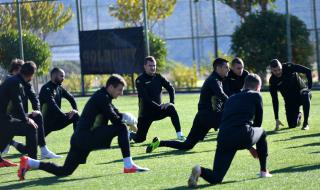 В Ботев Пд оставят сърцата си на терена за Тодор Неделев