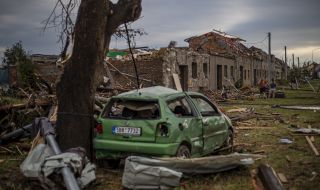 Рядко срещано торнадо взе жертви в Чехия