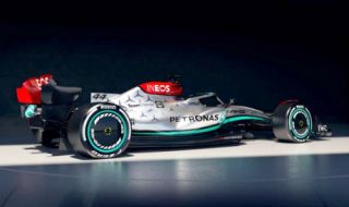  Mercedes представи "Сребърната стрела" за новия сезон във Формула 1 (СНИМКИ)