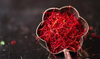 Най-скъпата подправка в света завладя Родопите (СНИМКИ/ВИДЕО)