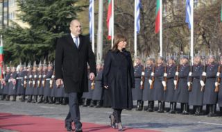 Радев посрещна президента на Гърция Катерина Сакеларопулу