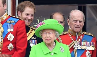 Принц Хари кроял груби шеги на Кралицата