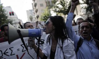 Протест на студенти в Гърция заради „дискриминация“ на неваксинираните