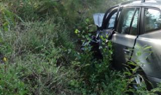 Автомобил, в който са пътували две деца, катастрофира край Симитли