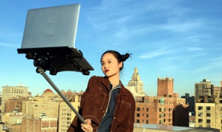 Селфи щека за лаптоп